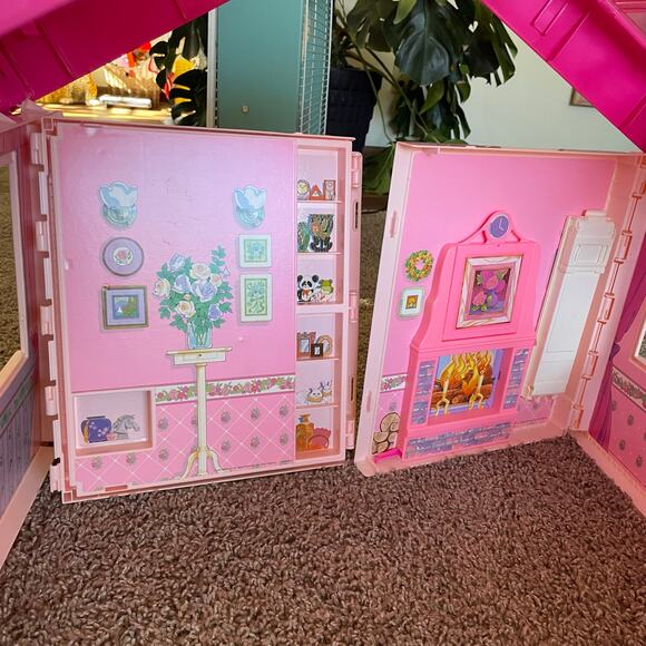 Vintage Barbie Fold 'n Fun Home - Incomplete - Picture 15 of 16